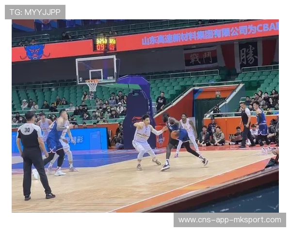 山东高速男篮三分火力爆发，新赛季展现新面貌