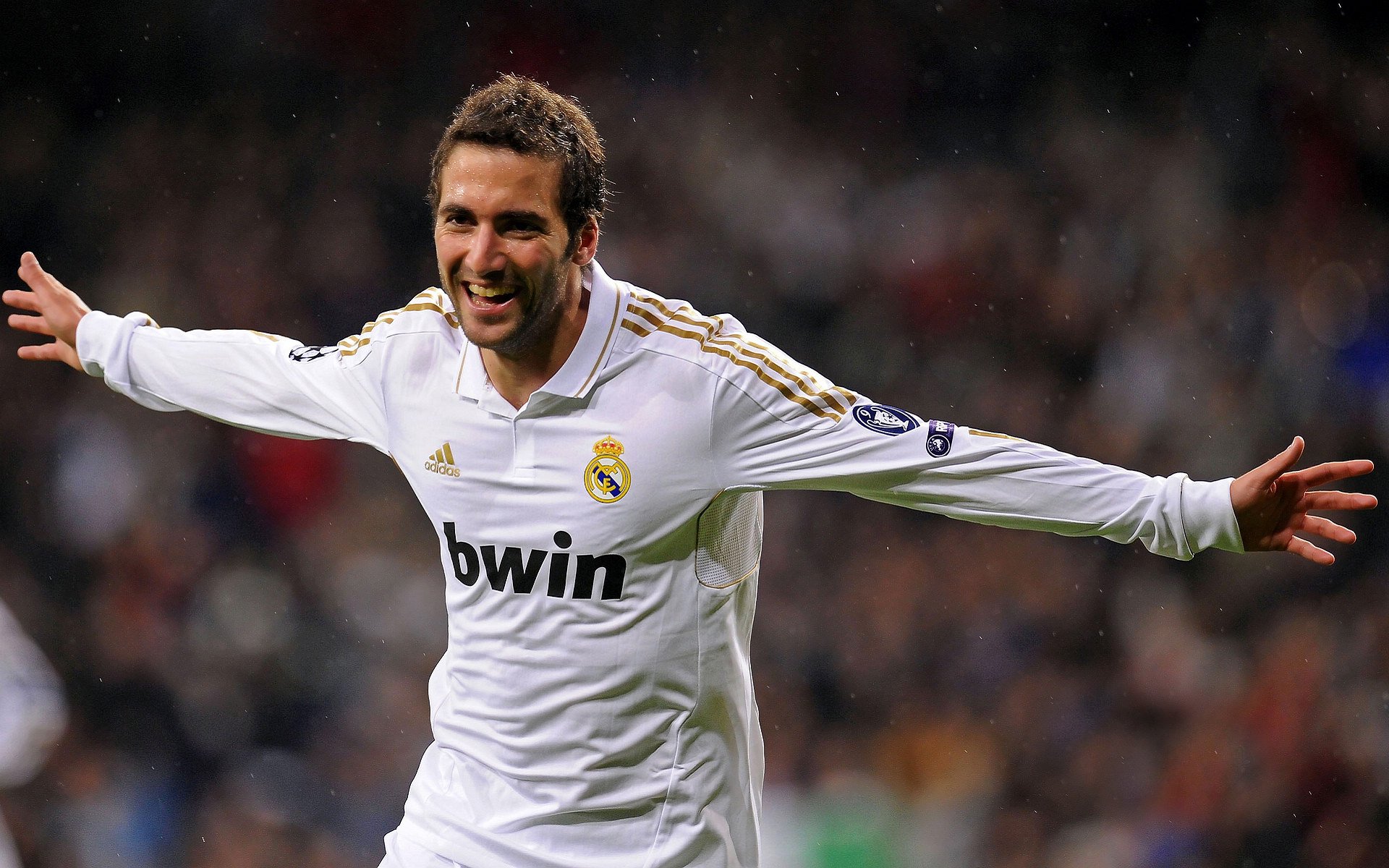 “自由人”机制释放中场创造力