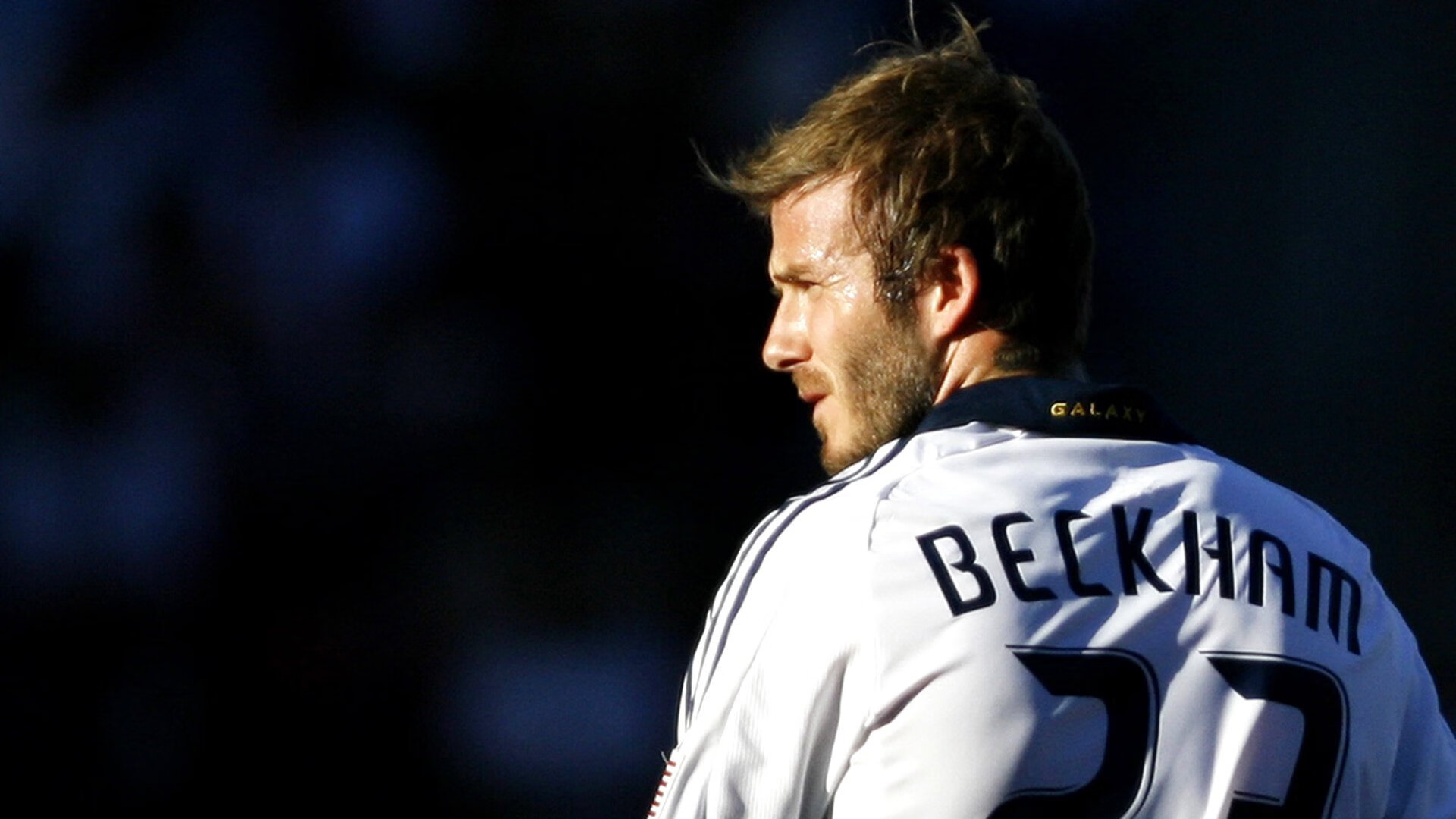 mk体育官方网站-仰泳选手后程冲刺稳定发力，仰泳怎么看后面